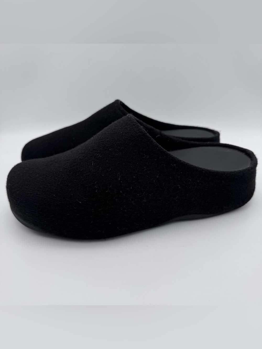 FitFlop Shuv Felt Clogs Black Women Size 7 Comfort Mules Slip On Shoes